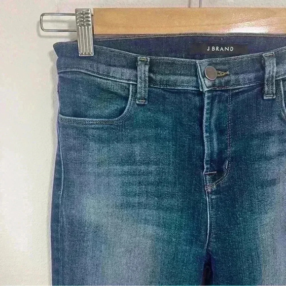 J BRAND Cropped Zip Skinny Jeans in Spirited Size 26 - Picture 4 of 16